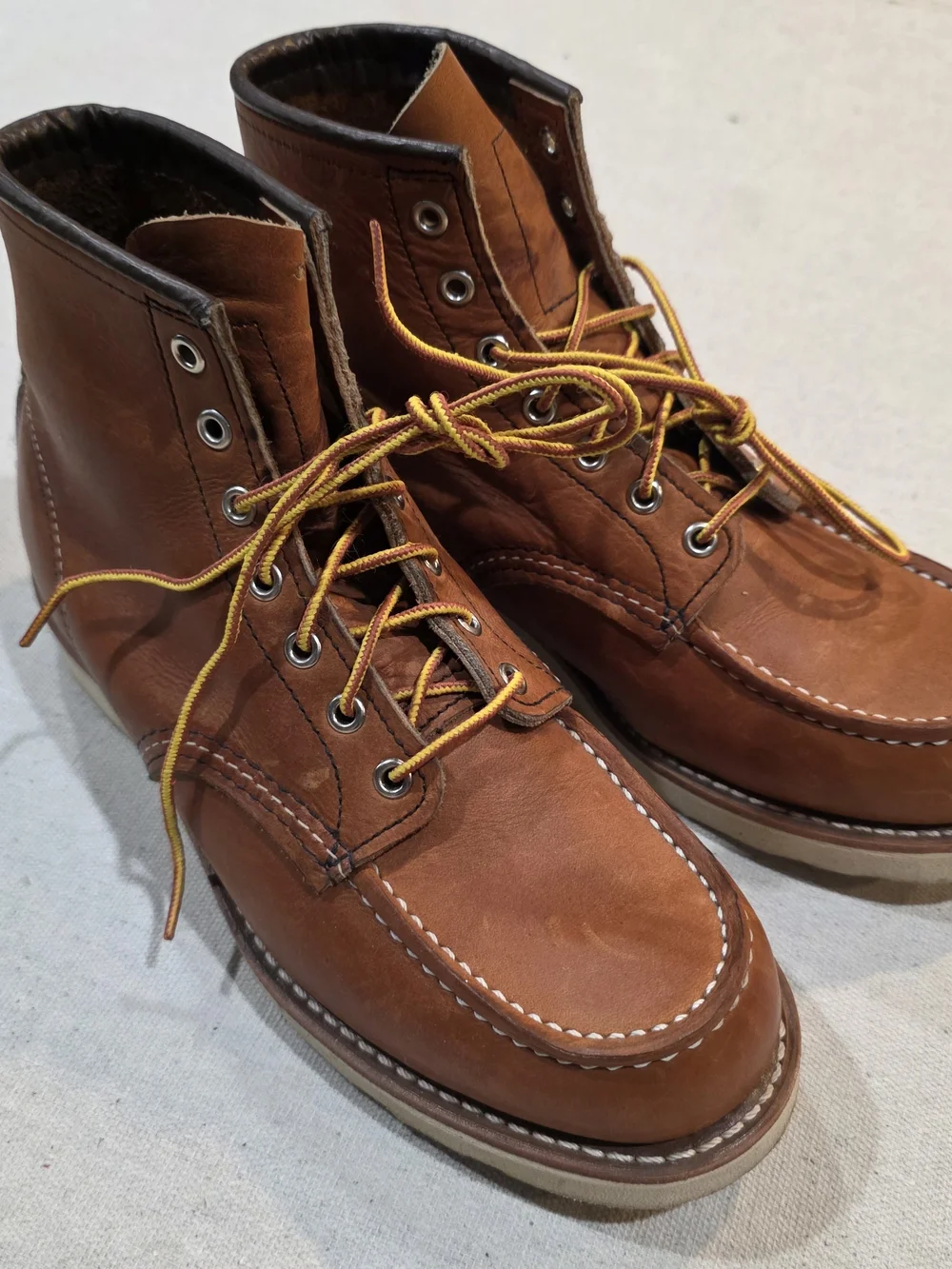 Men's Tan Leather Moc Toe Work Boots - Rugged Lace-Up Style